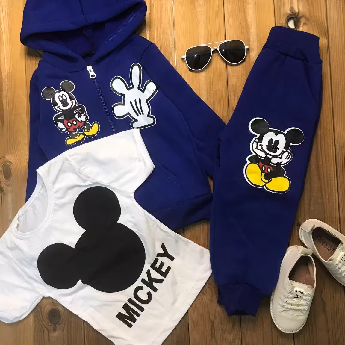 ست  سه تیکه  تیشرت ، شلوار  و سویشرت  اسپرت میکی مناسب 2 تا 9 سال 