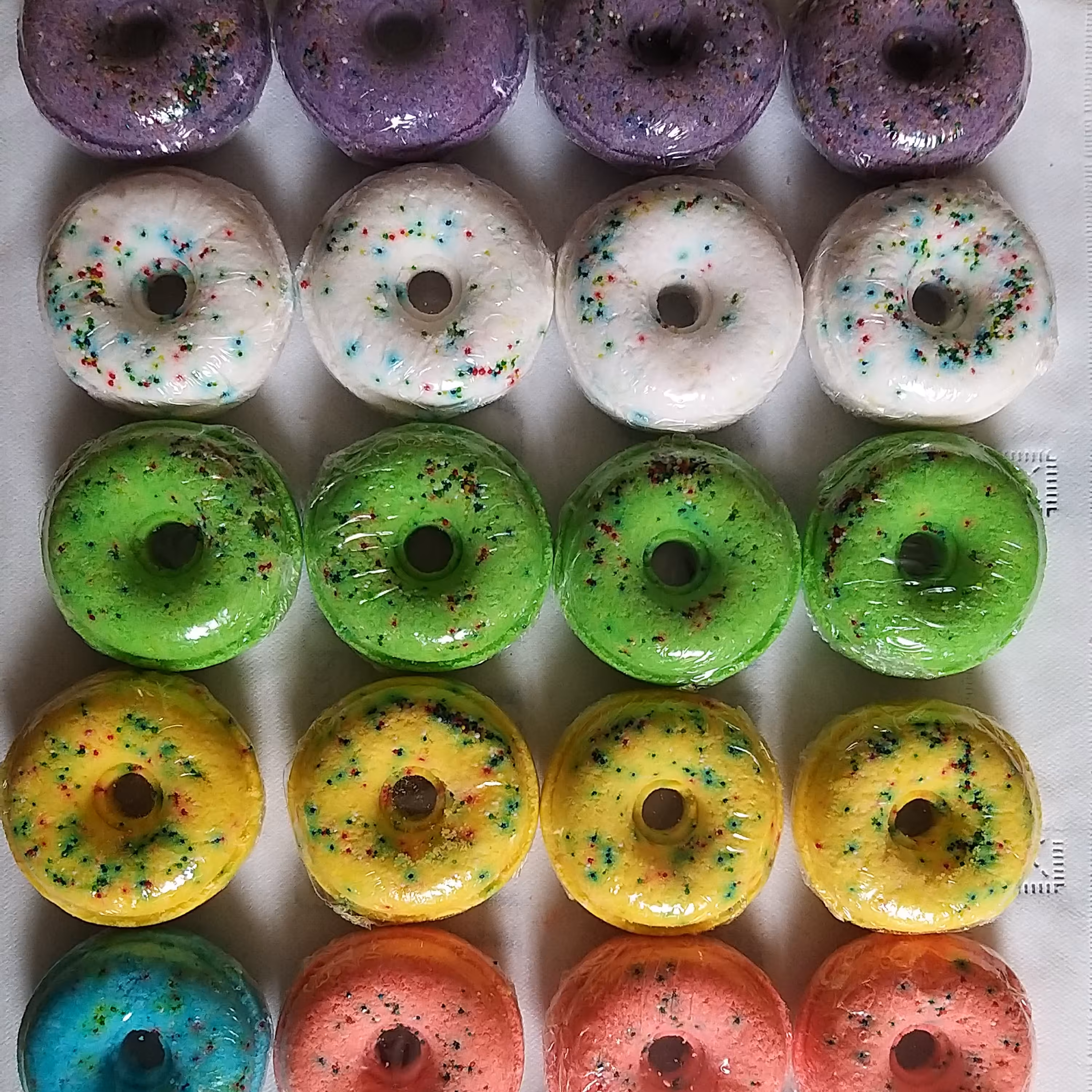 کوکتل پدیکور پا(بمب حمام) حاوی روغن های درمانی رفع کننده خشکی و ترک های کف پا  