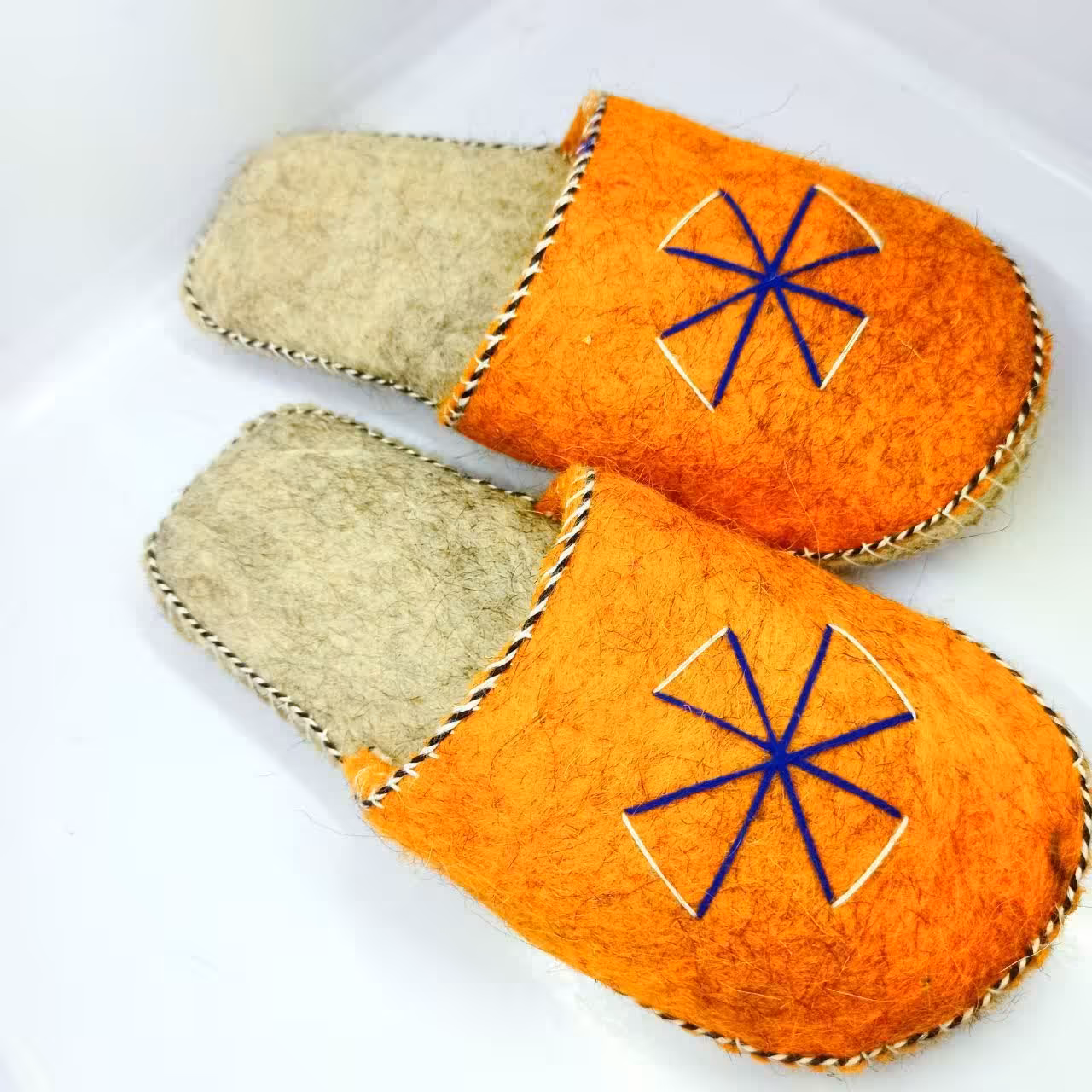 صندل نمدی(کفش نمدی)