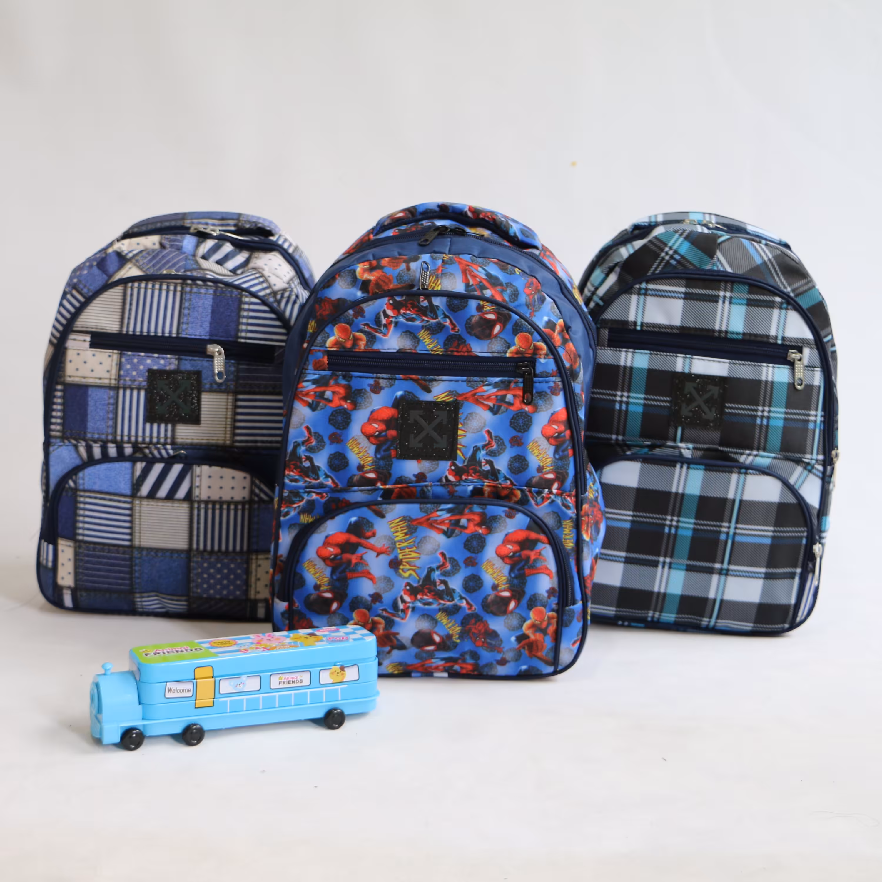 کوله مدرسه ای بدون عکس