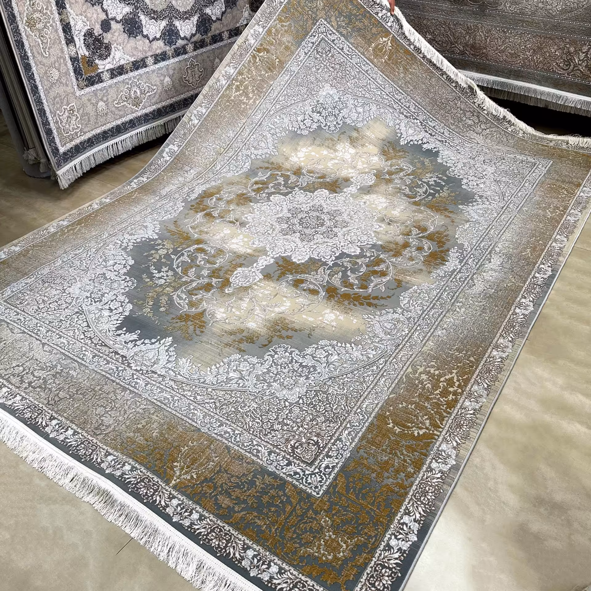 فرش نئوکلاسیک زمینه نسکافه ای 700شانه آکریلیک 6 متری