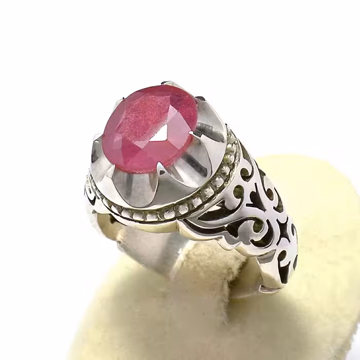 یاقوت سرخ موزامبیک نچرال و با کیفیت، رکاب تماما دستساز