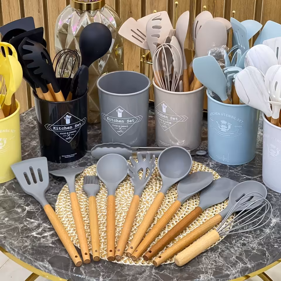 سرویس کفگیر و ملاقه سیلیکونی رنگ کرم 