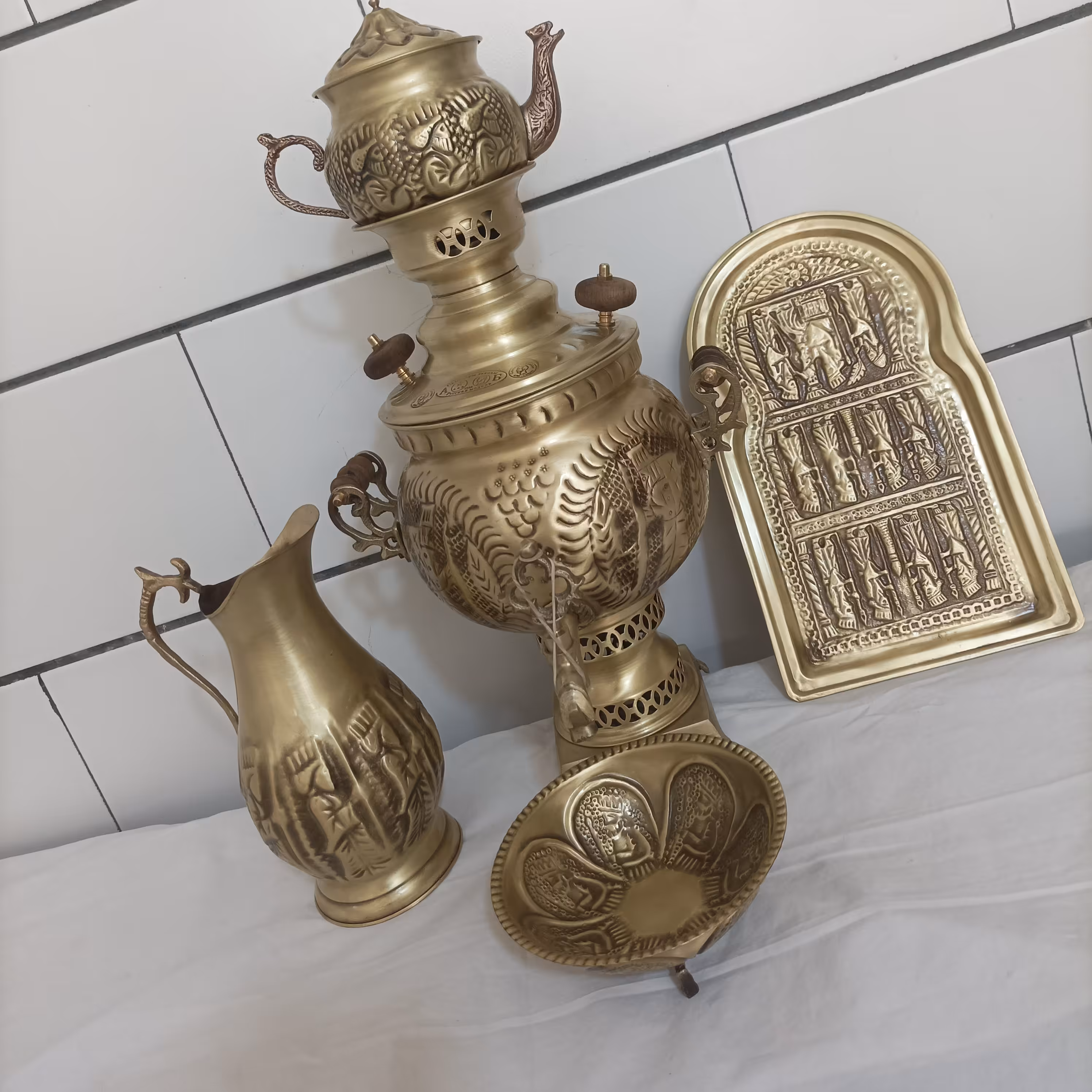 سماور ذغالی برنز  آنتیک 3لیتری قلمکاری شده ارسال رایگان 