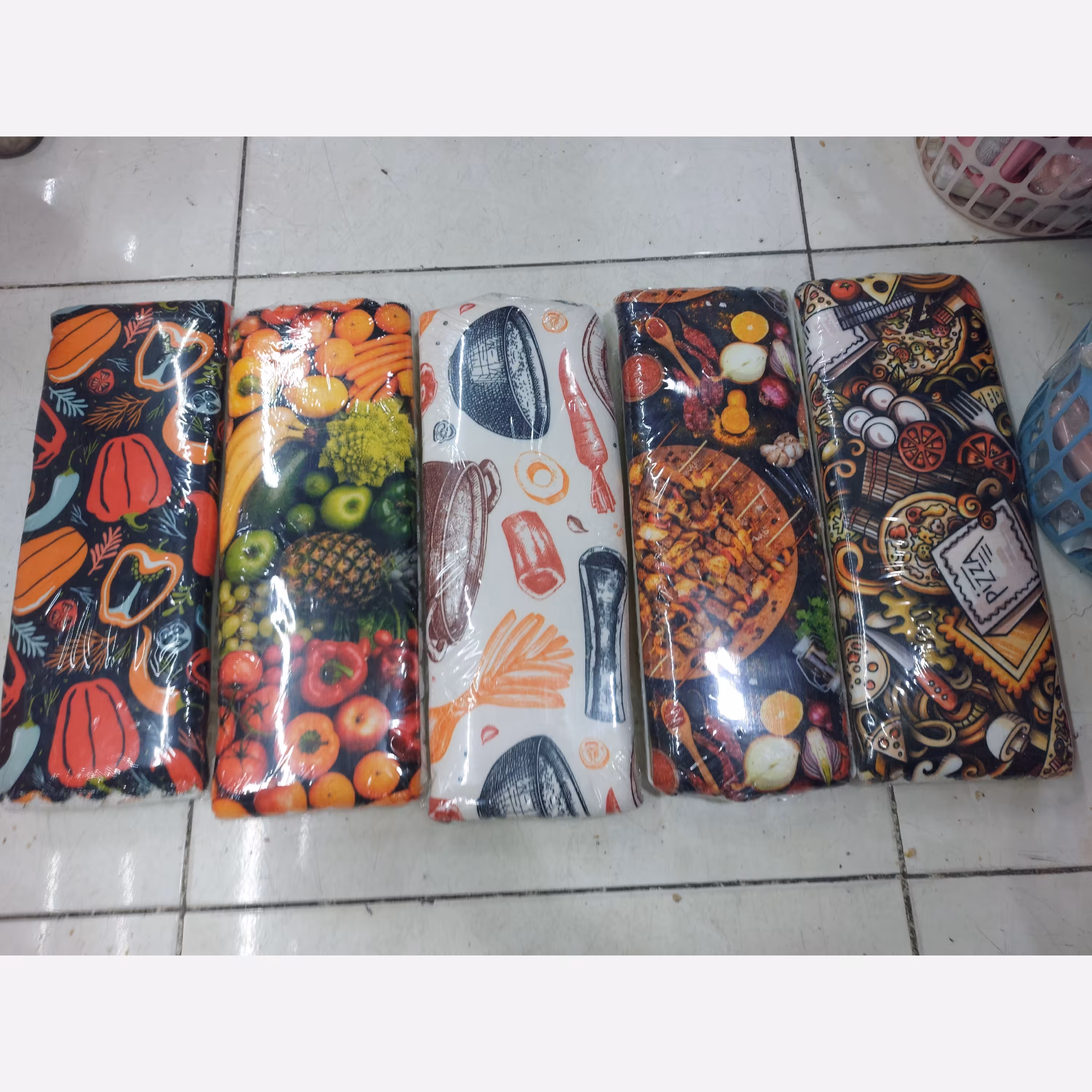 نمگیر یا آب گیر ظرف استند دار گلدار و گل برجسته با بافت حوله ای در پلاسکو 