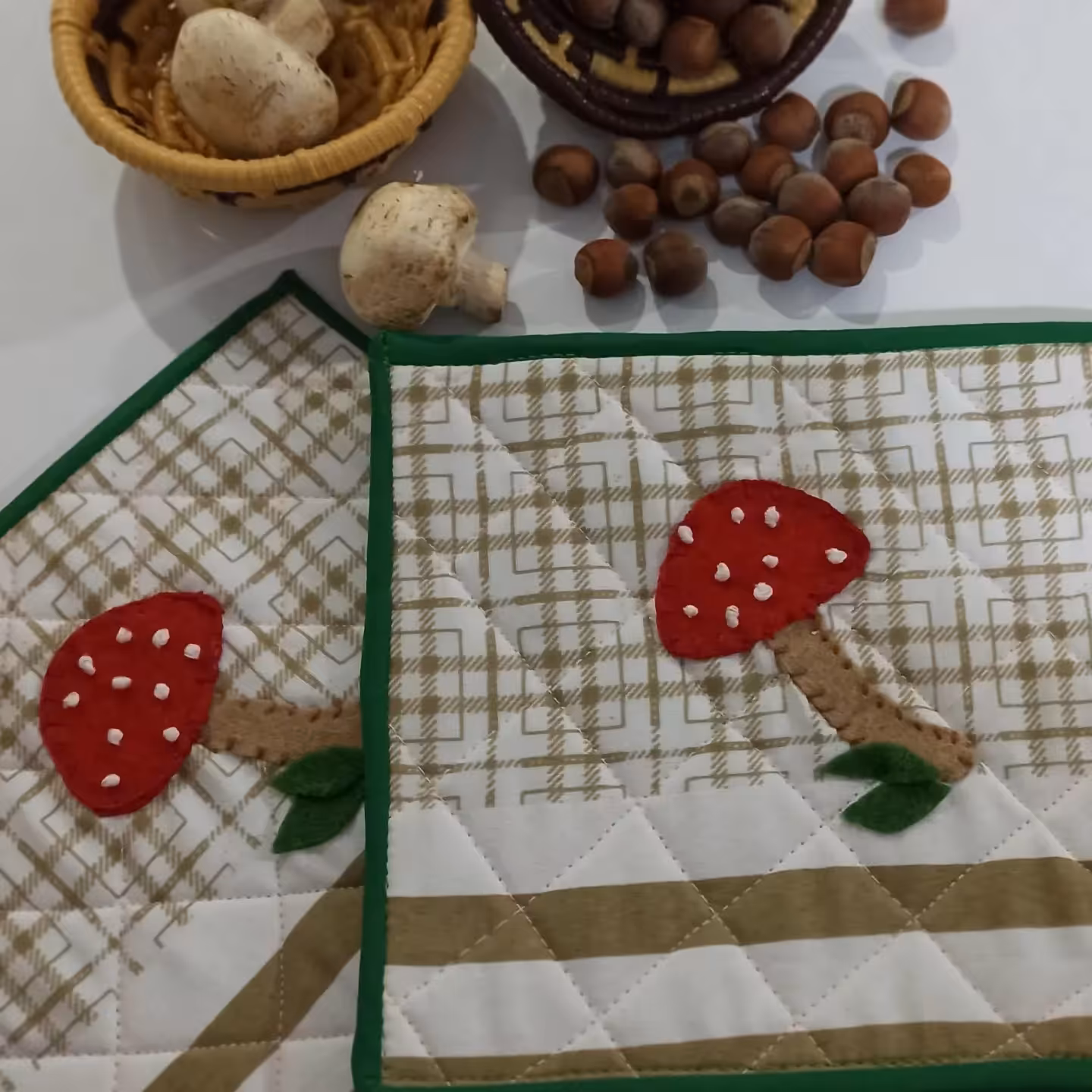 دستگیر و زیر قابلمه ای قارچی 