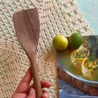 کفگیر چوبی دستساز بارلی مناسب جهیزیه عروس چوب گردو 25 سانتی کد bar0100