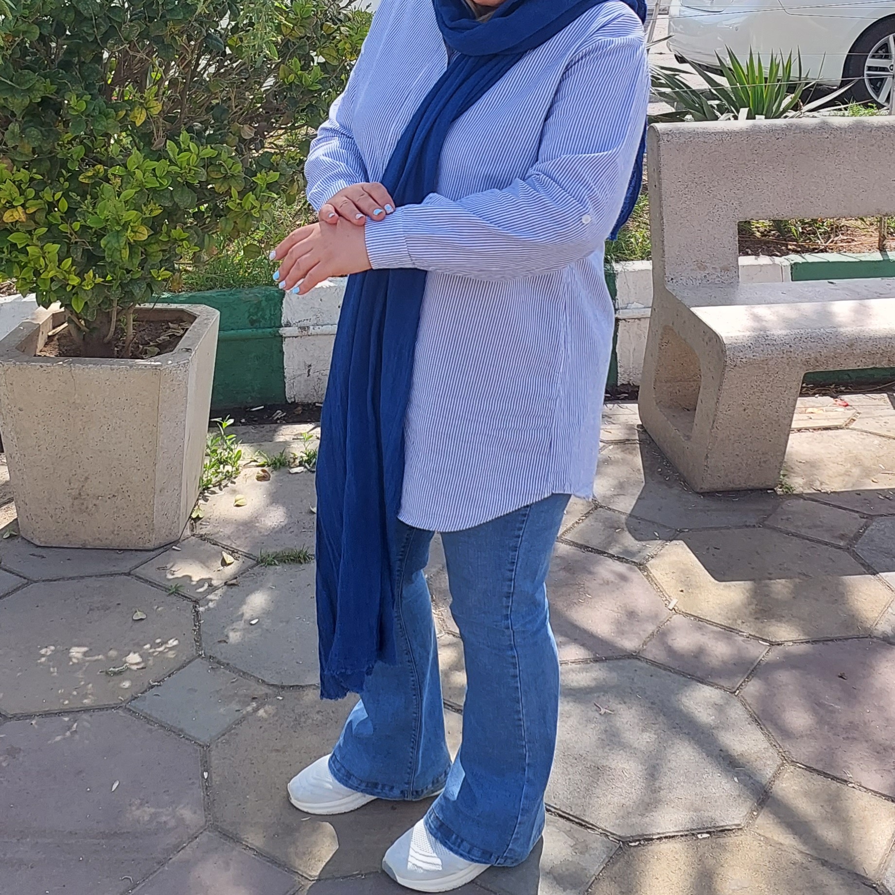 مانتو راه راه کار 3 سایزه هستش مناسب سایز 36 تا 48قد کار 80 قد آستین 65 کاملا سبک و خنک مناسب فصل رنگبندی طوسی آبی