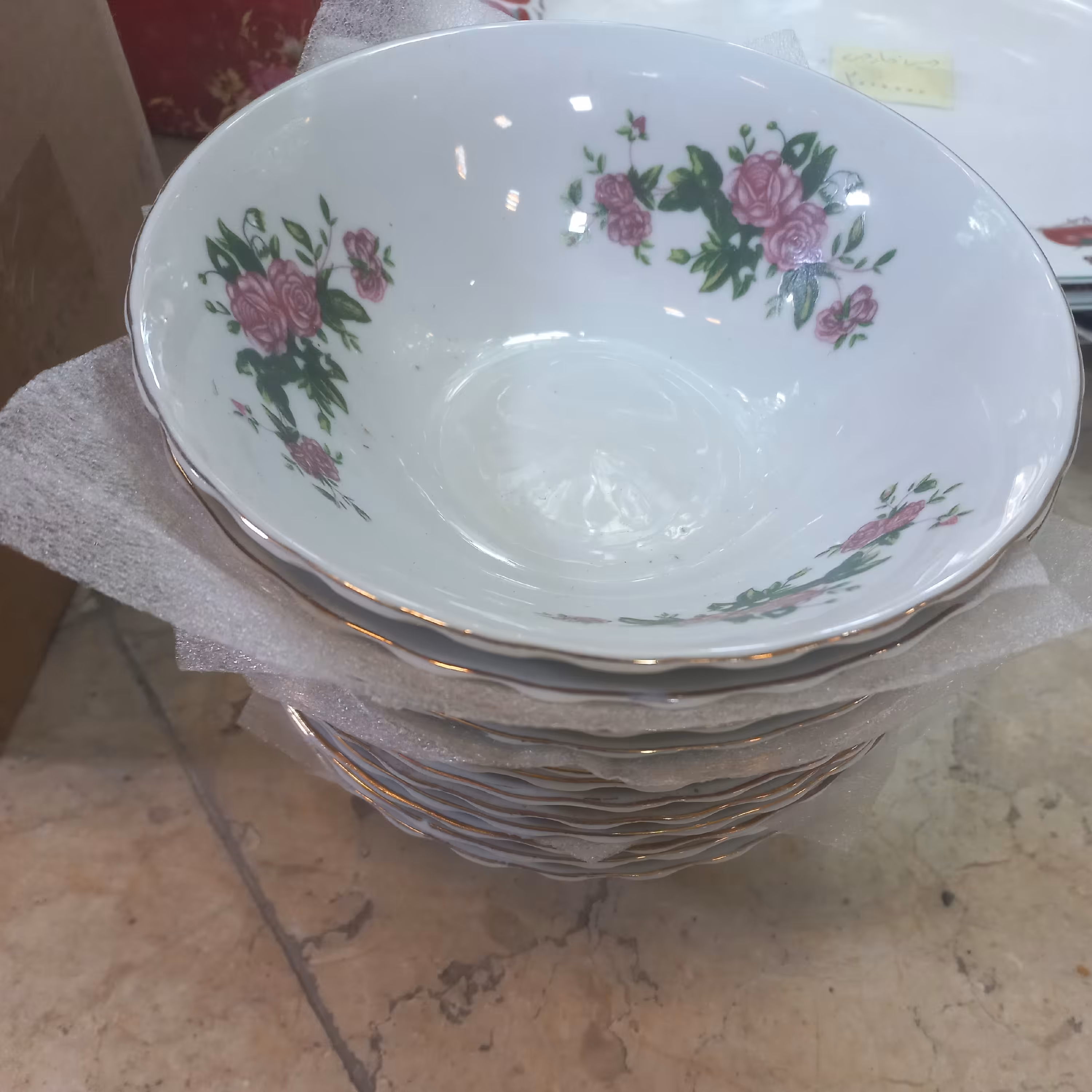 کاسه ابگوشت گل سرخ 