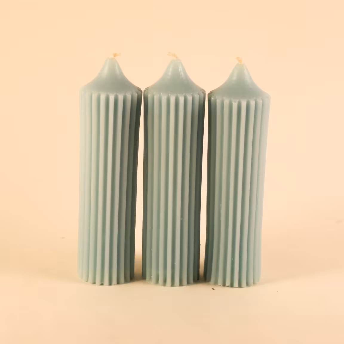 شمع سه عددی شیار دار ، دارای رایحه ادکلنی ،رنگ آبی  