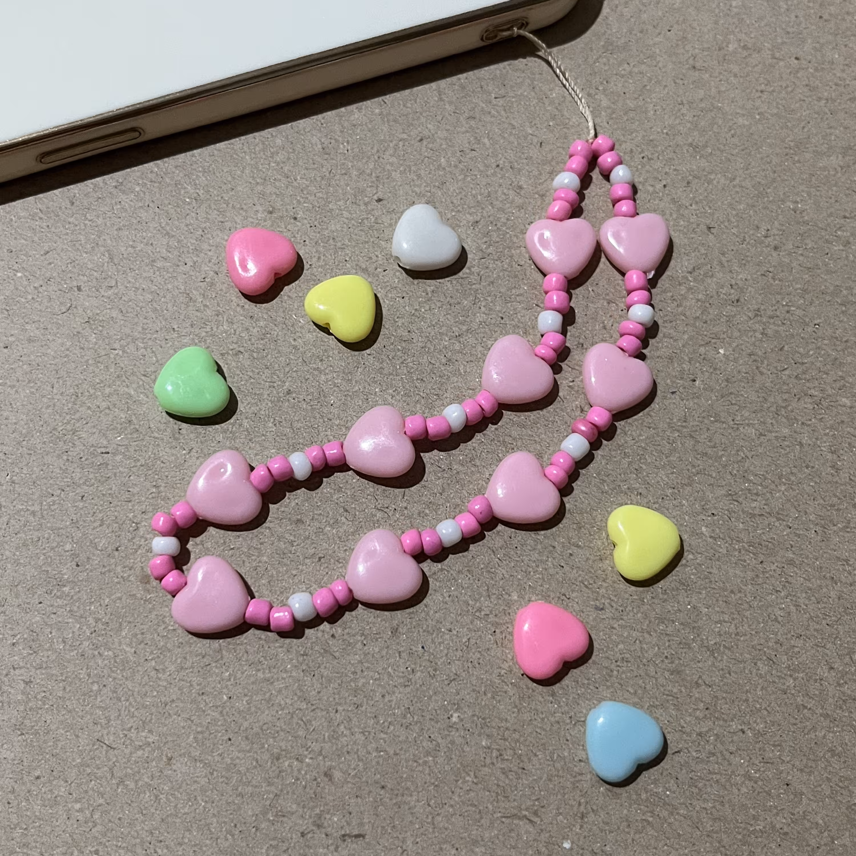 آویز گوشی قلب صورتی