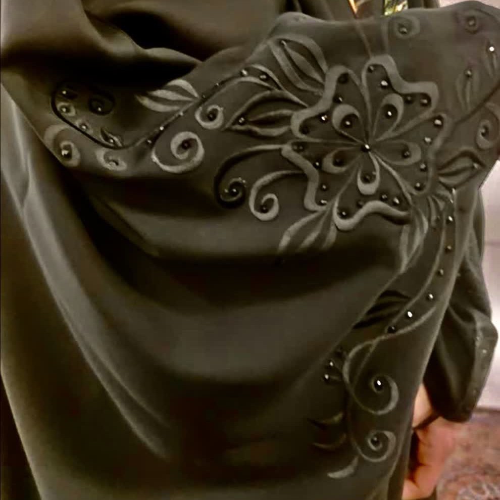 چادر مشکی گلدوزی