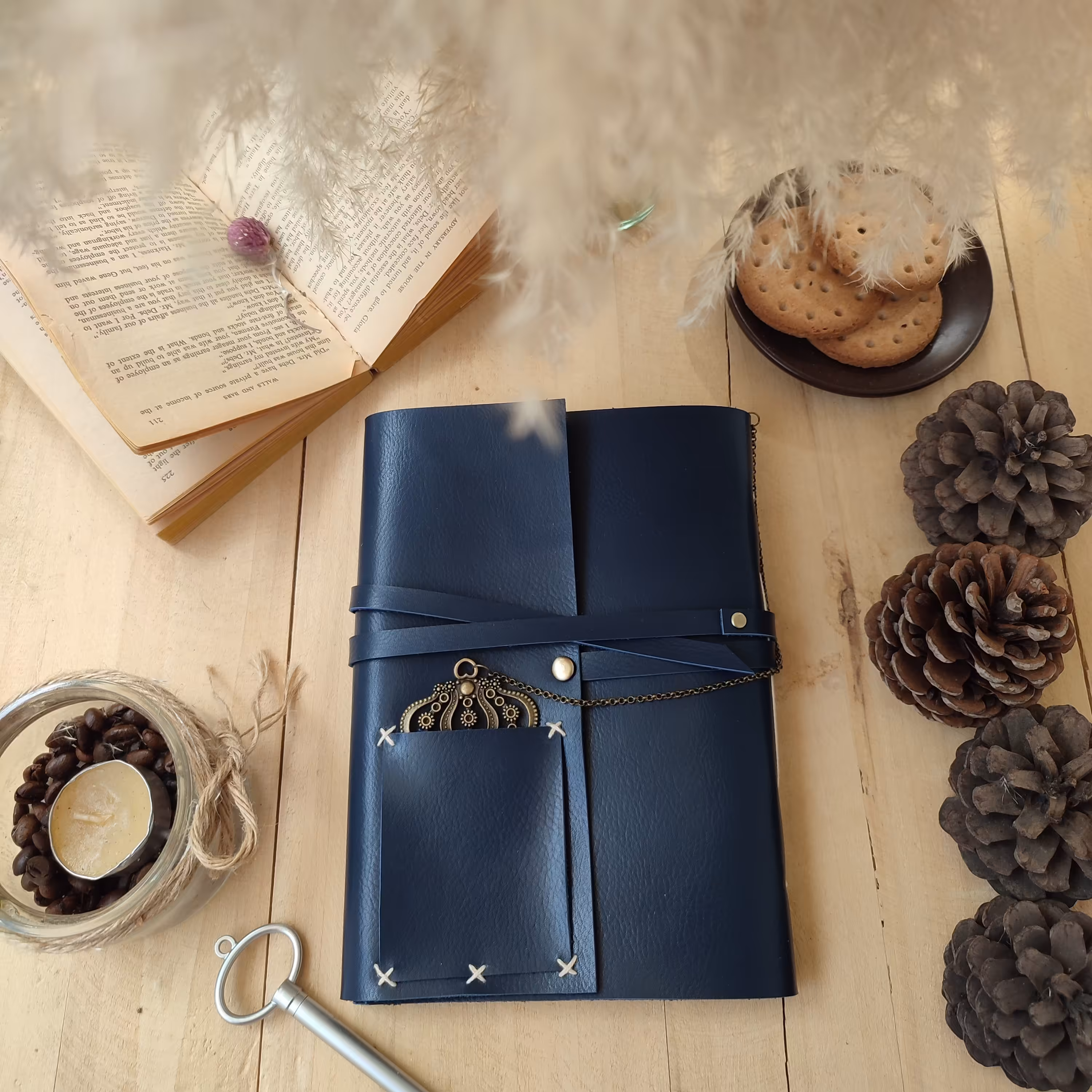 هدیه،دفتر چرم دستساز با بوکمارک 