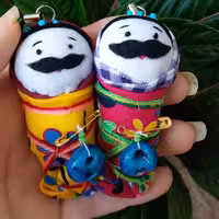 قنداقی سیبیلو دارای بند آویز در تنوع رنگ حدود اندازه هفت سانت