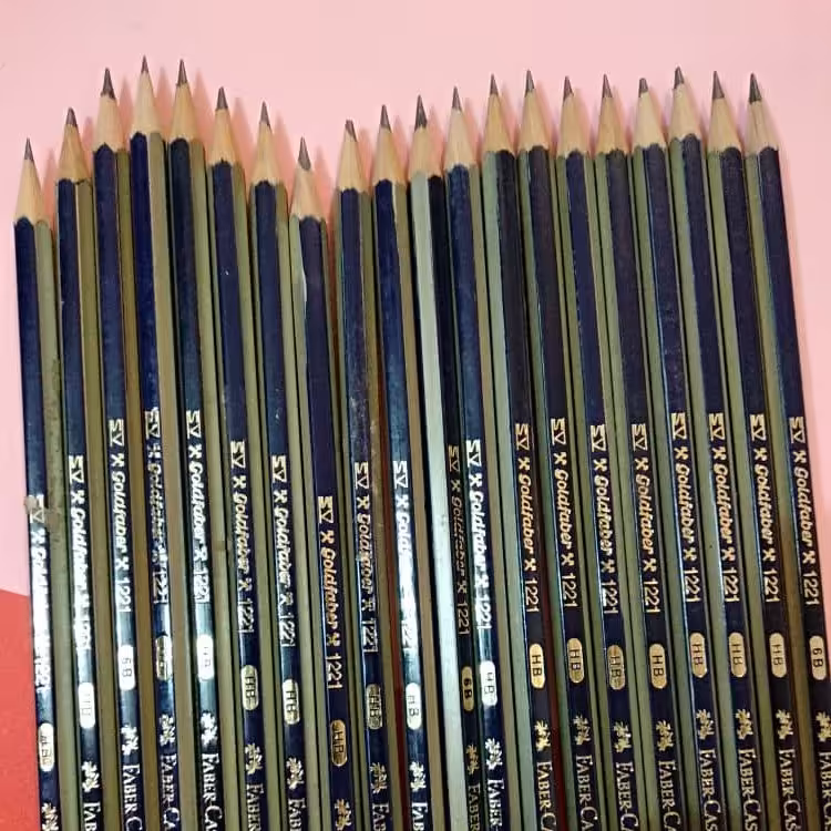 مداد طراحی کد 1221 گلد فابرکاستل HB