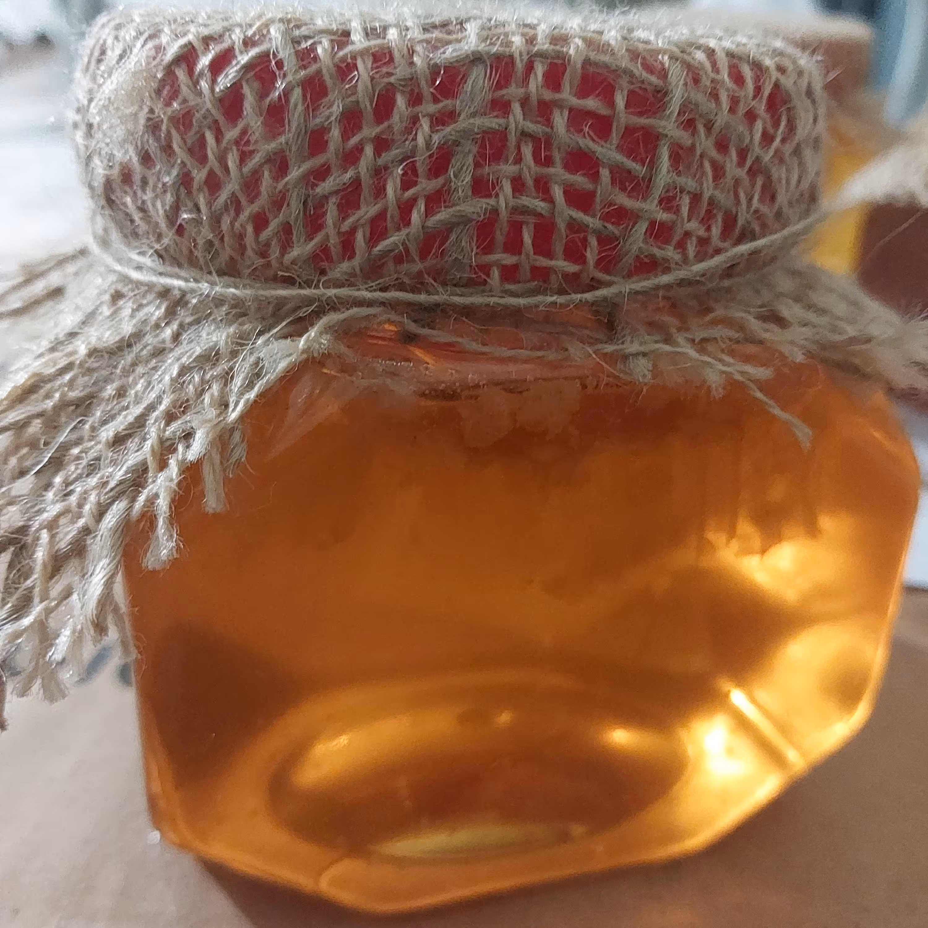 عسل طبیعی موم دار اصل خوانسار 900 گرمی