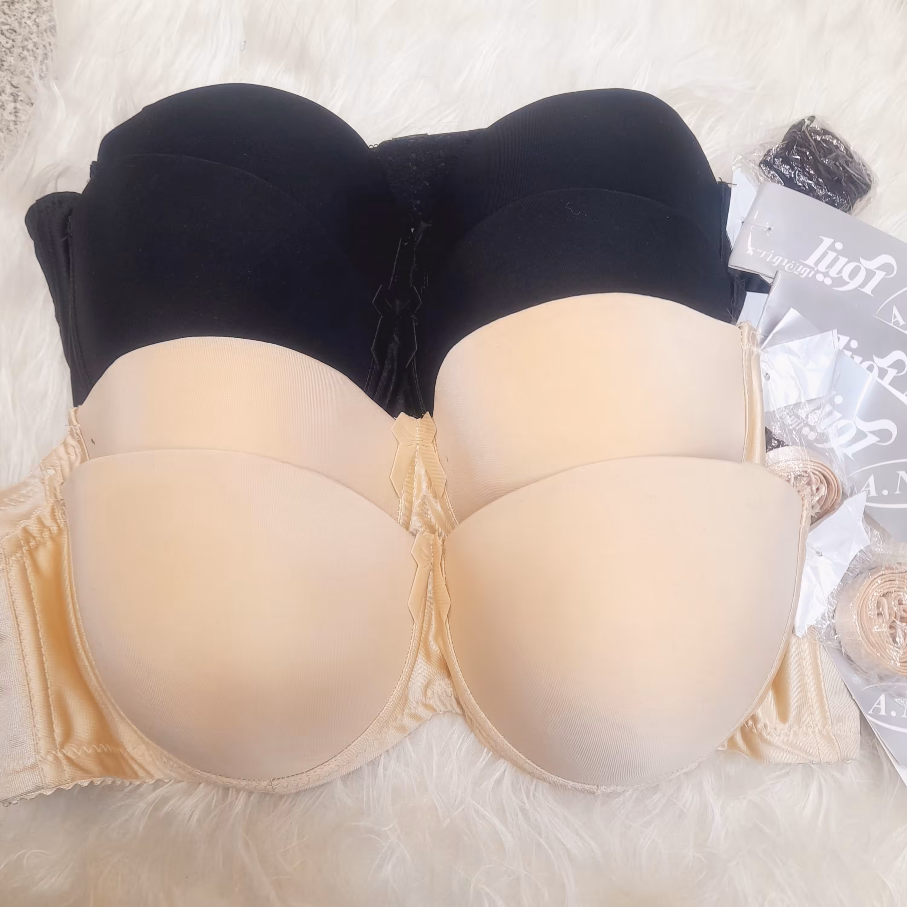 سوتین دکلته 