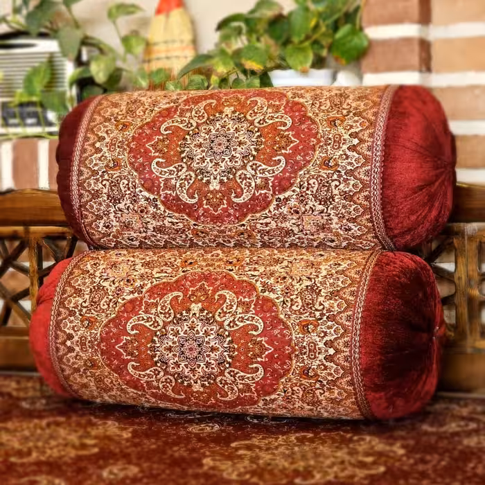بالشت گرد طرح خان سالار رنگ قرمز (یک جفت)