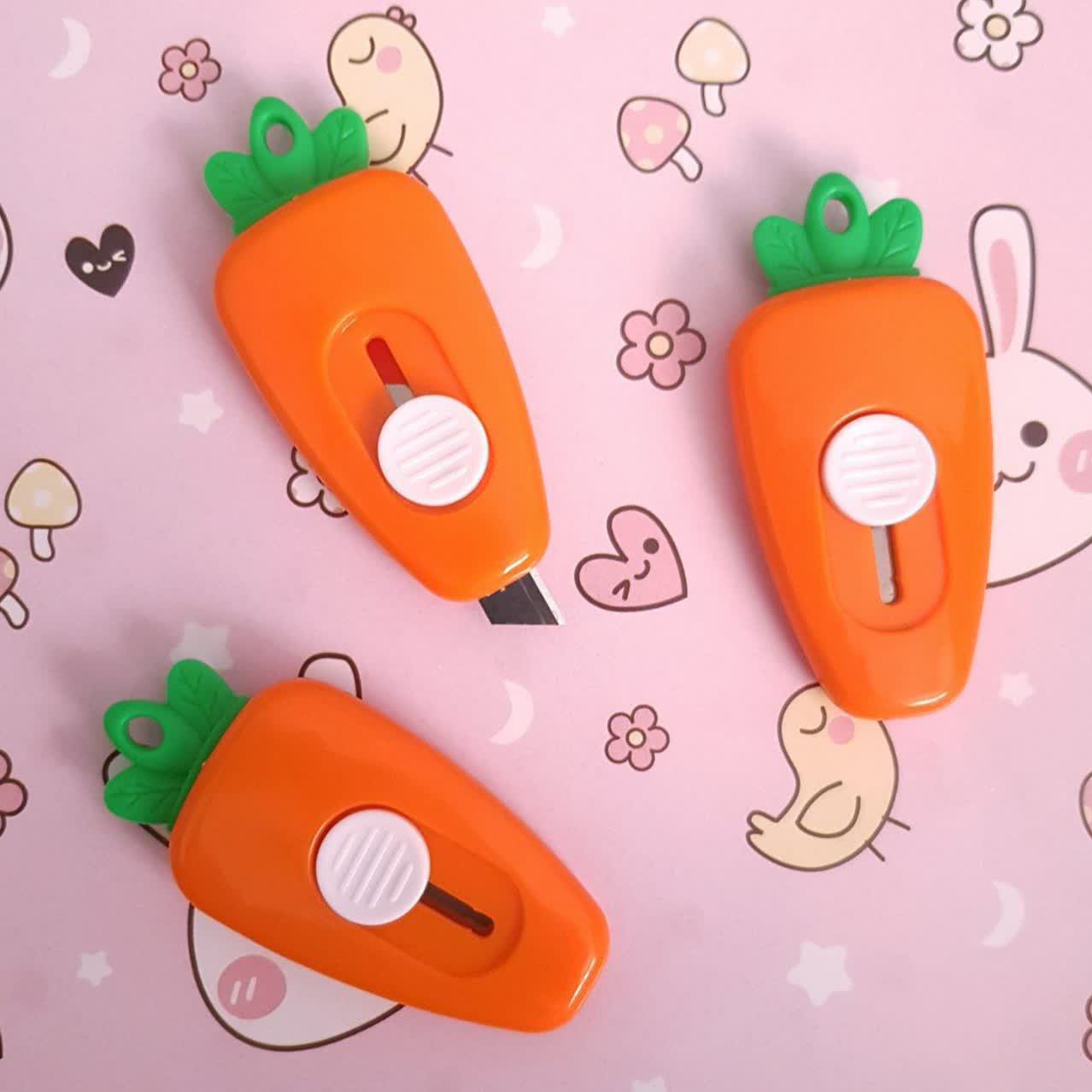 کاتر   طرح هویج  کوچک و جیبی و با کیفیت عالی و  تیز