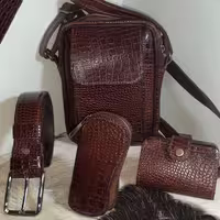 انواع طرح های چرمی اصل گاوی باهر طرح و رنگی که بخواهید قبول سفارشات به صورت عمده و تکی ارسال به سراسر ایران