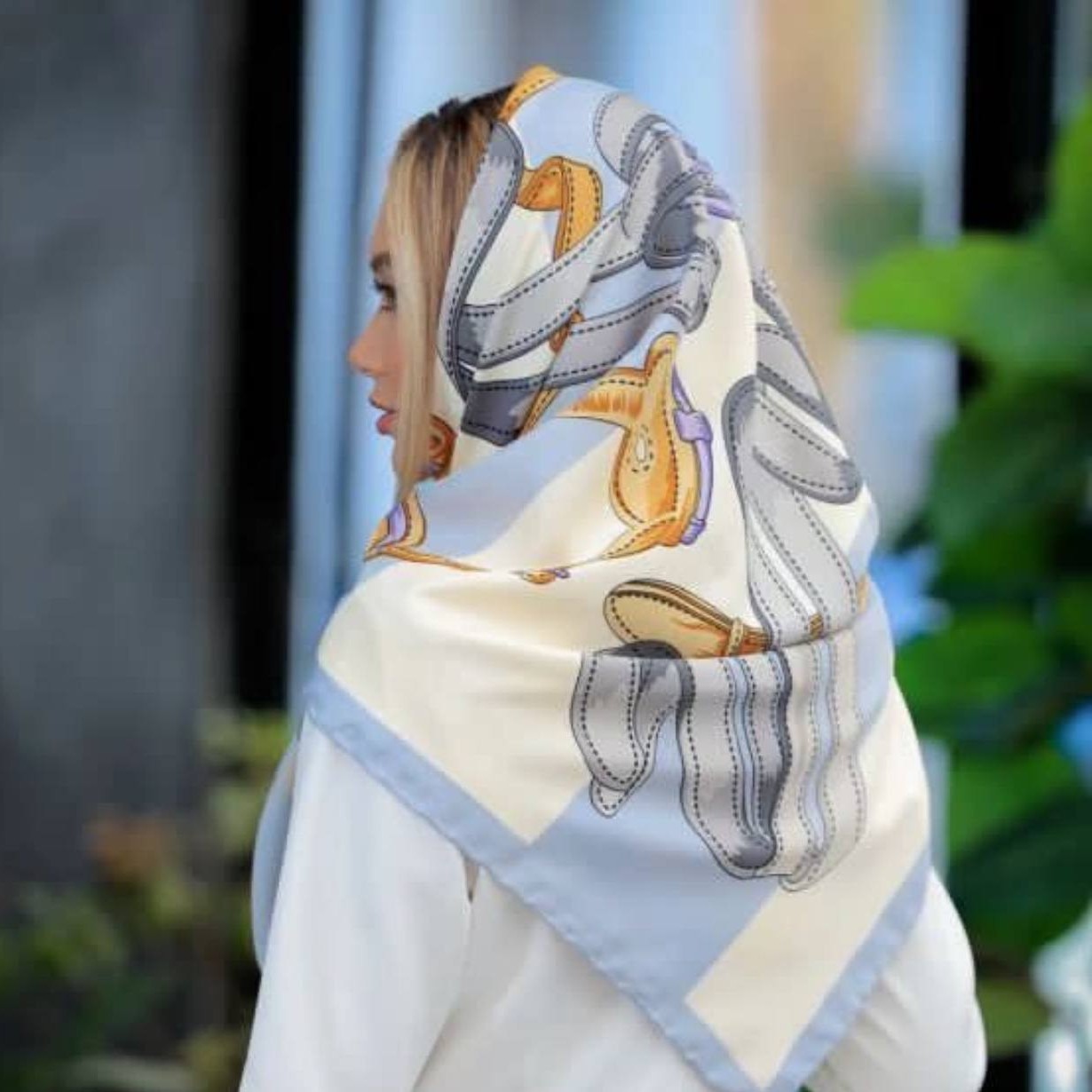 روسری ساتن ابریشم دور دست دوز وارداتی