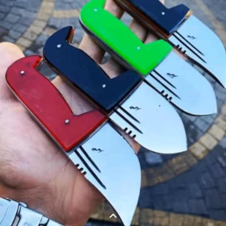 چاقوی کوچک و کاربردی در دومدل بادامی و خنجری بهمراه غلاف 