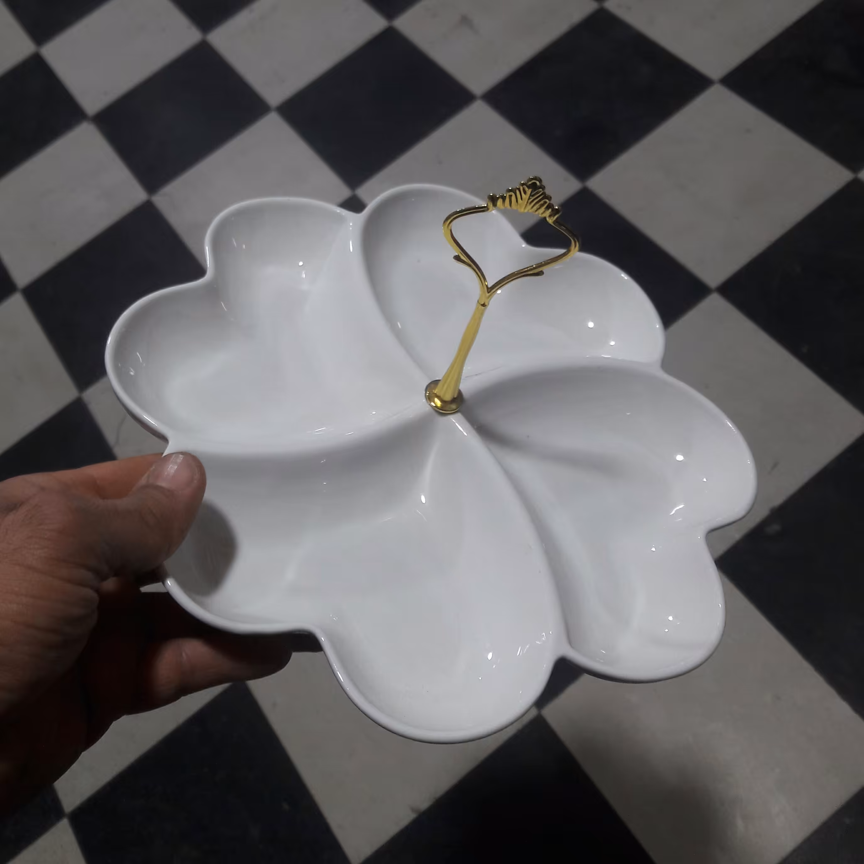 اردو خوری 4 خانه سرامیکی طرح  قلب درجه 1 خارجی دسته طلایی ساخت چین 