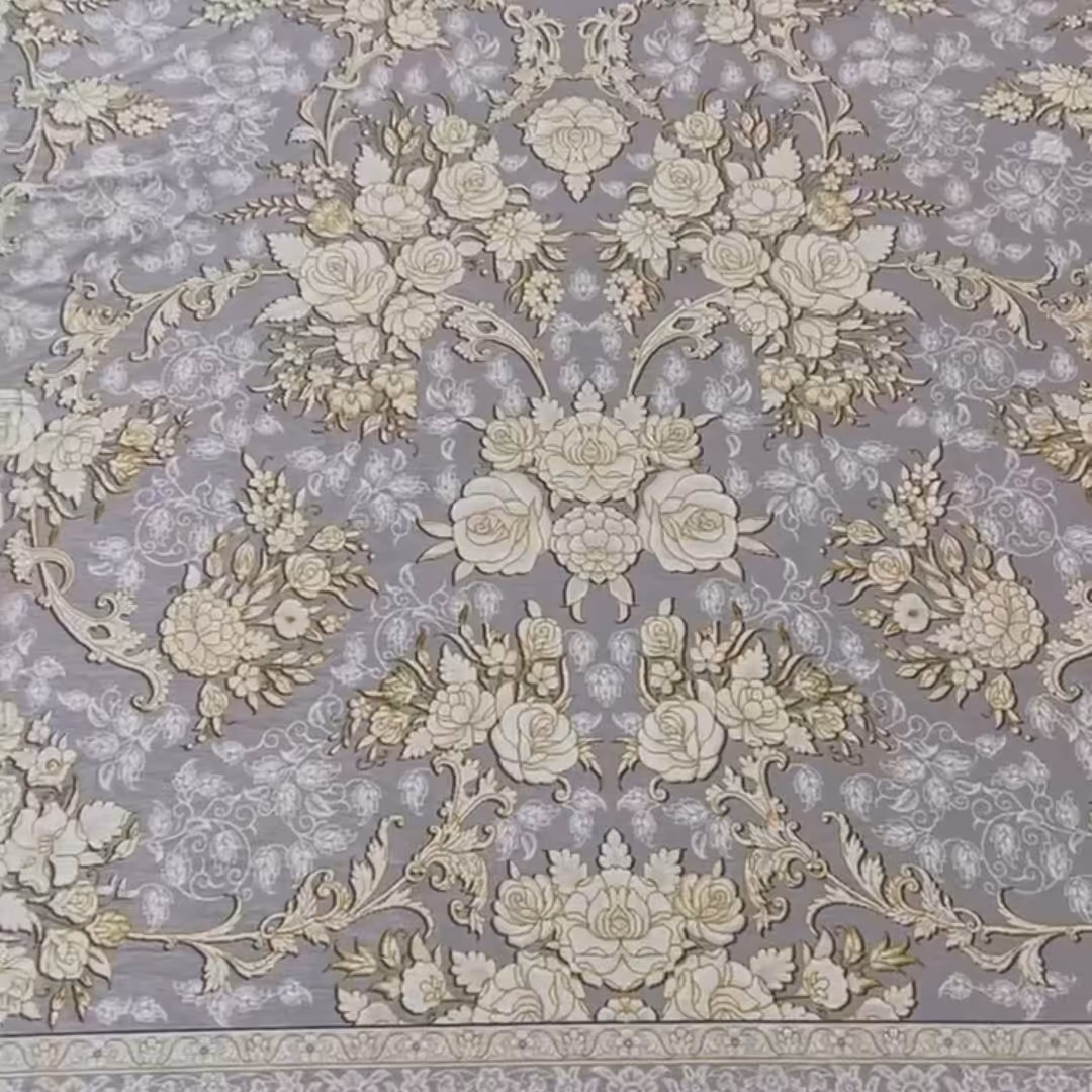 طرح سال و پرفروش ترین طرح کاور فرش کشدار فوق العاده زیبا و سه بعدی و با کیفیت بالا زمینه طوسی 12 متری کد 135020