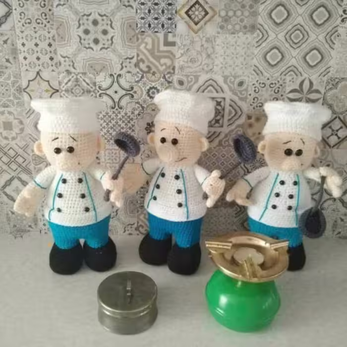 عروسک بافتنی آشپز دونه ای 189تومن20سانت بافت بارنگ دلخواه شما