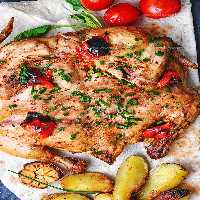 عکس مرغ کامل بریان شده با گوجه | گرافیک با طعم تربچه