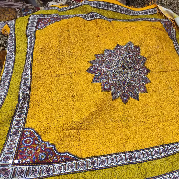 سفره ورومیزی قلمکاری صادراتی اعلا سایز زرد رنگ