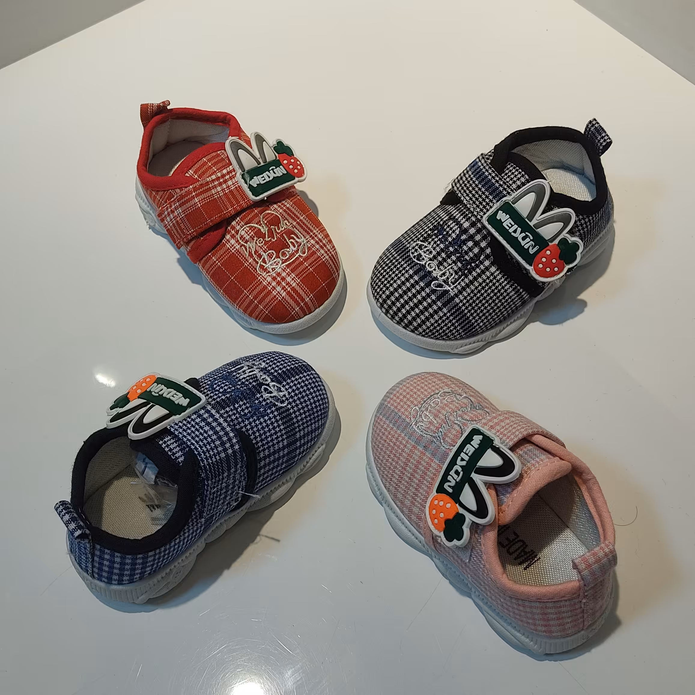 کفش سوتی نقل بچگانه  خارجی