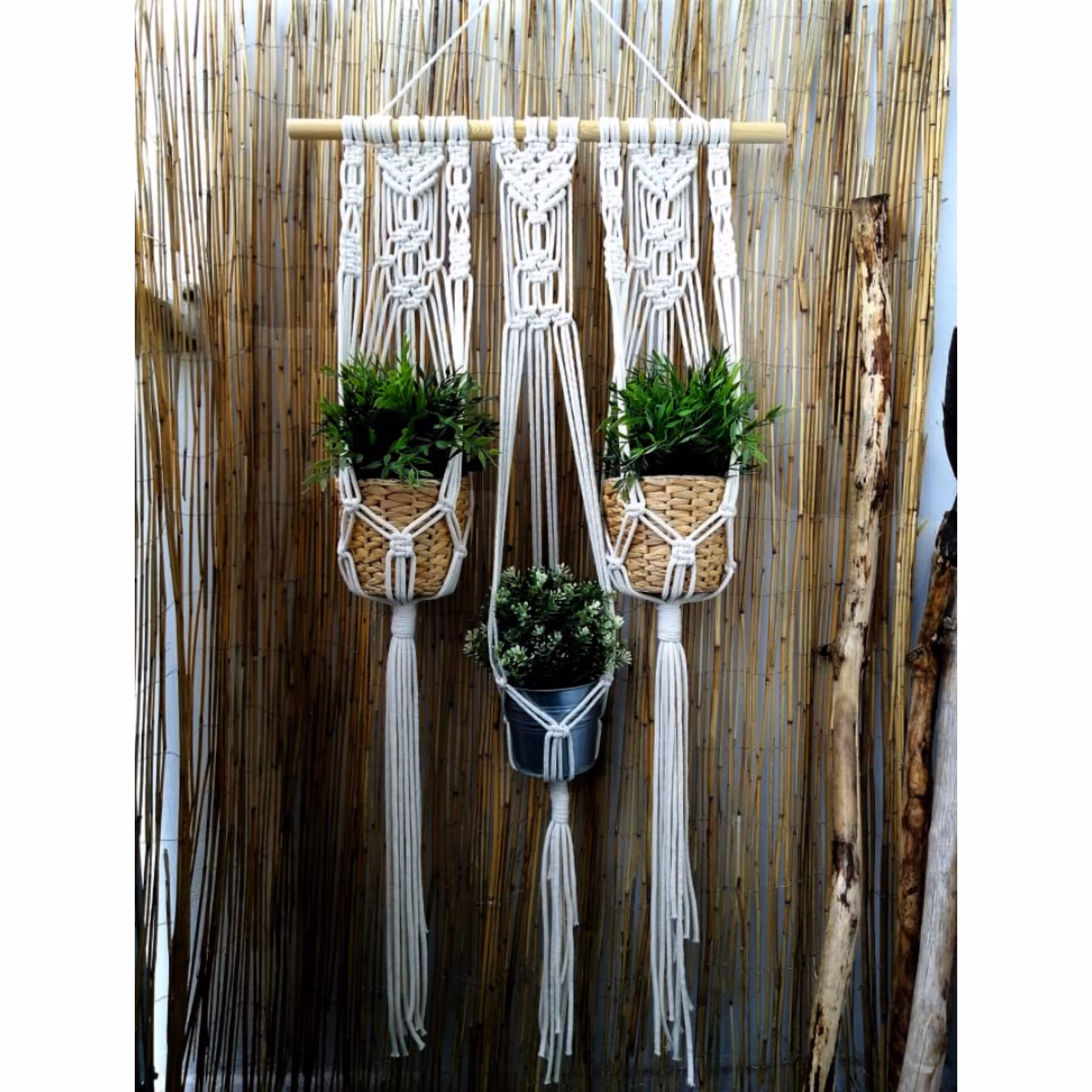 آویز گلدان و گل مکرومه مدل فلاور. رنگ دلخواه. برند آرت بیوتی