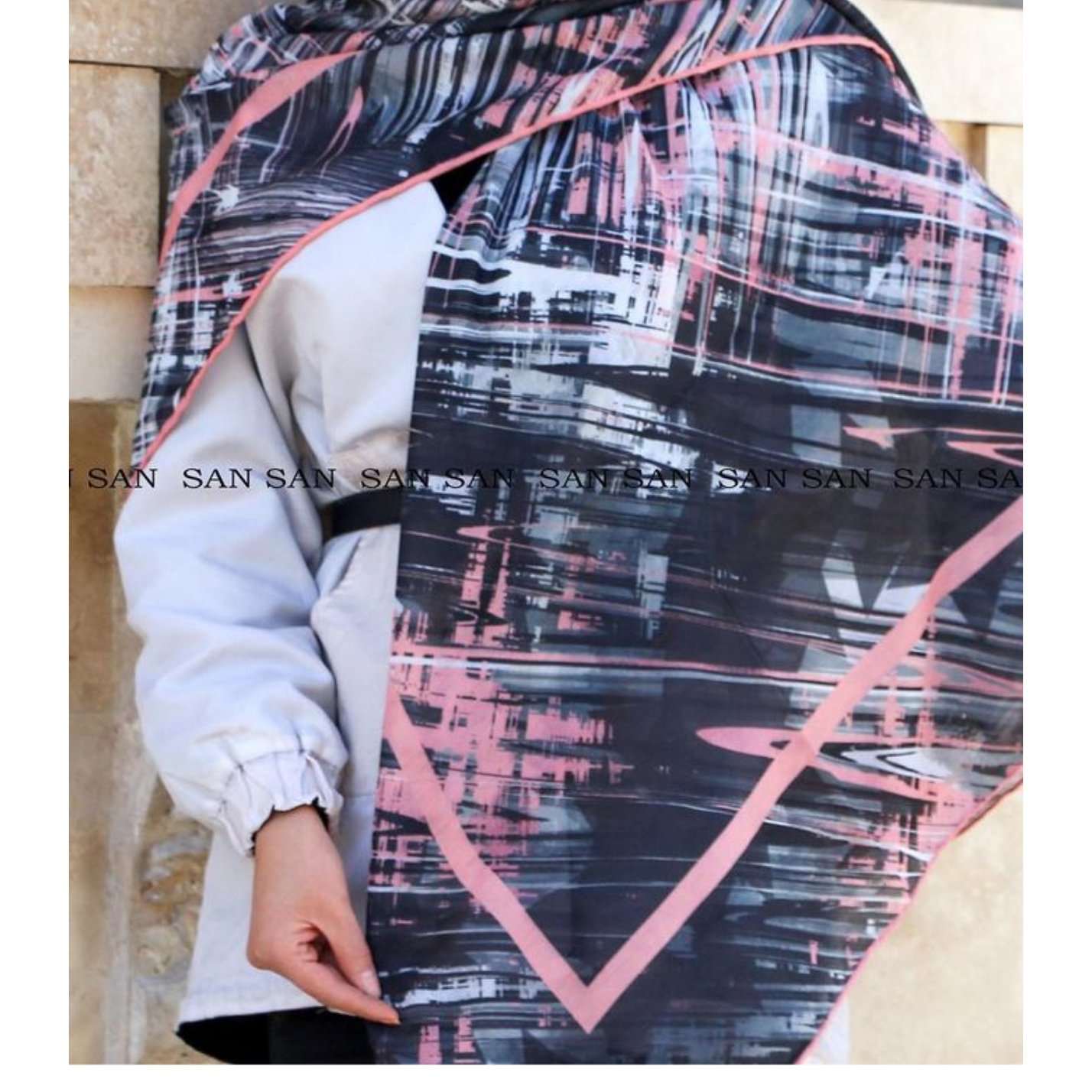 روسری نخی دور دست دوز طرح خطی