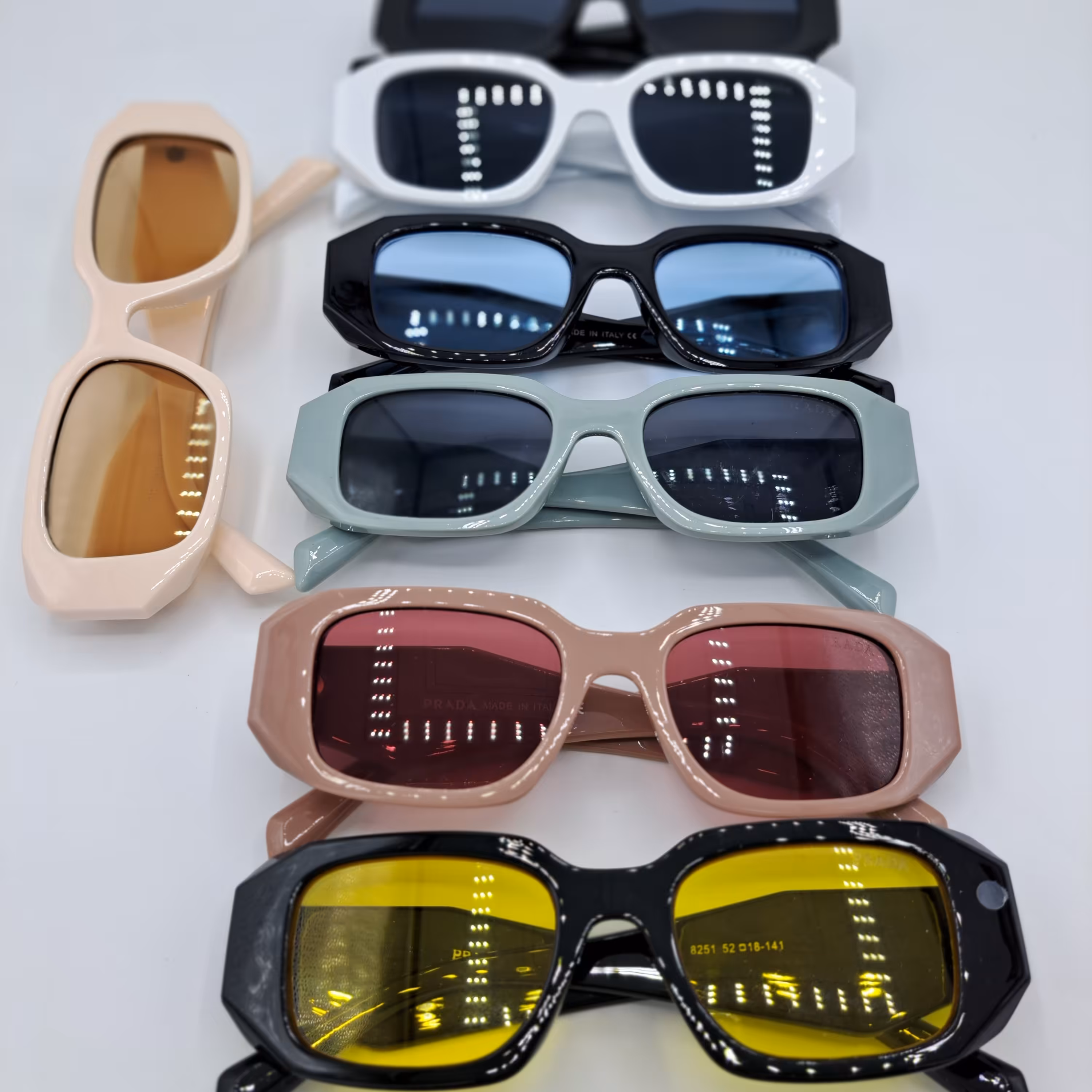 عینک آفتابی زنانه ومردانه مارک پرادا(رنگ های متنوع)