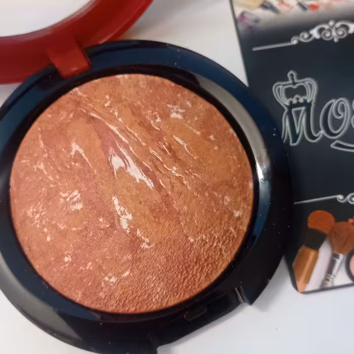 رژگونه تراکوتا مارک وویت voit شماره 06