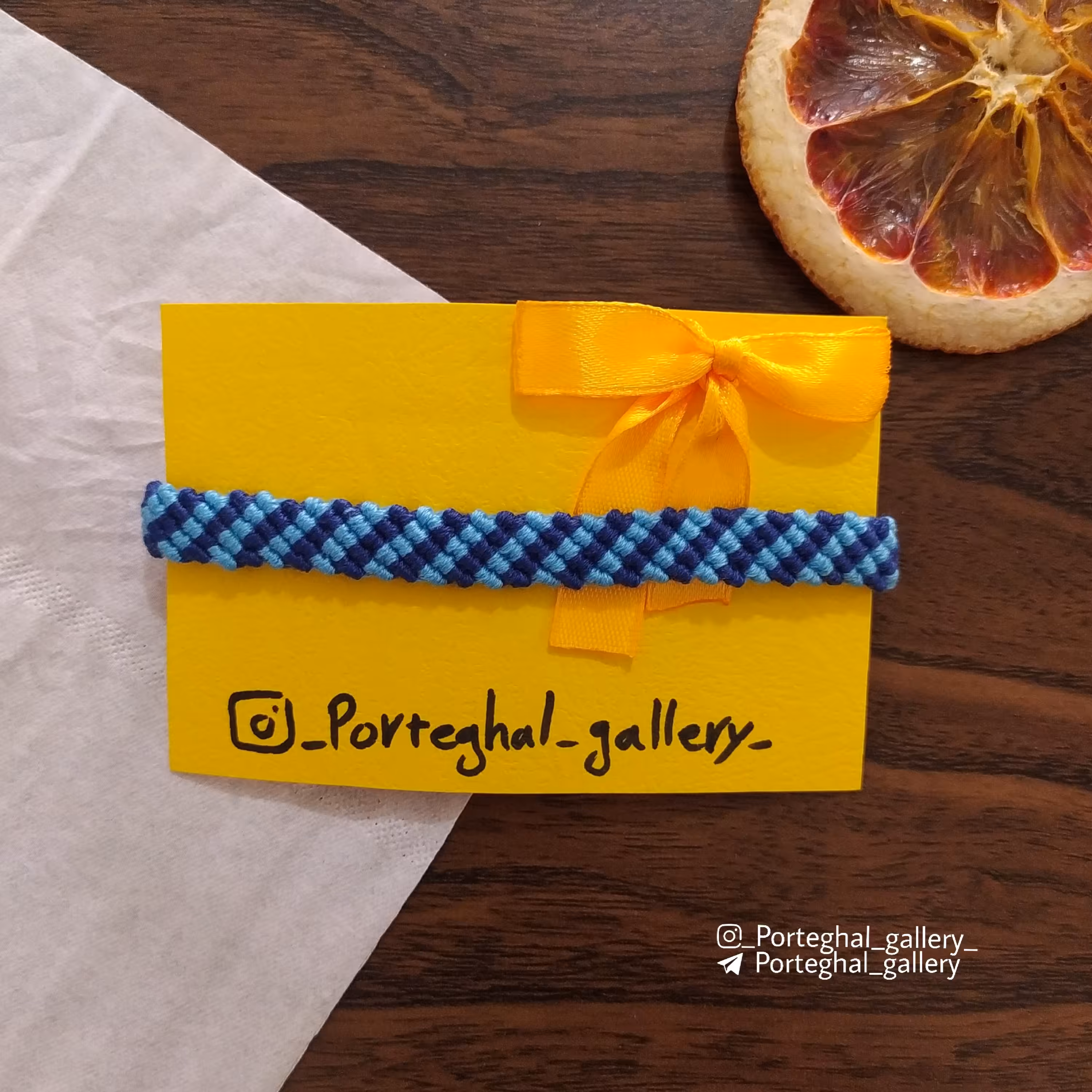 دستبند دوستی دست بافت طرح مورب کد1