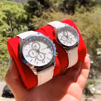  ست ساعت زنانه و مردانه سیتیزن بندچرمی سفید صفحه سفید قاب نقره ای. طرح سه موتوره
دارای تقویم