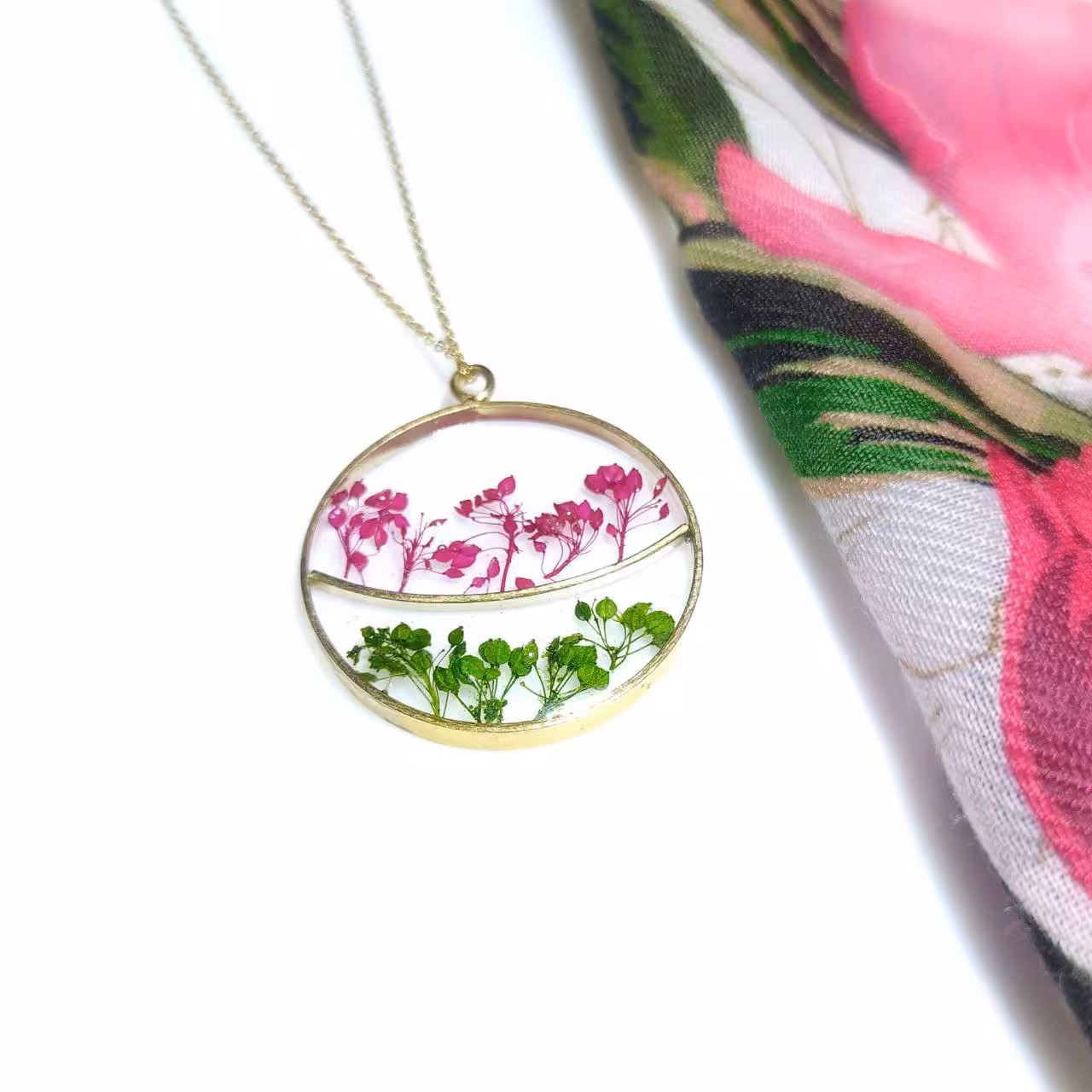 گردنبند رزین کد 8