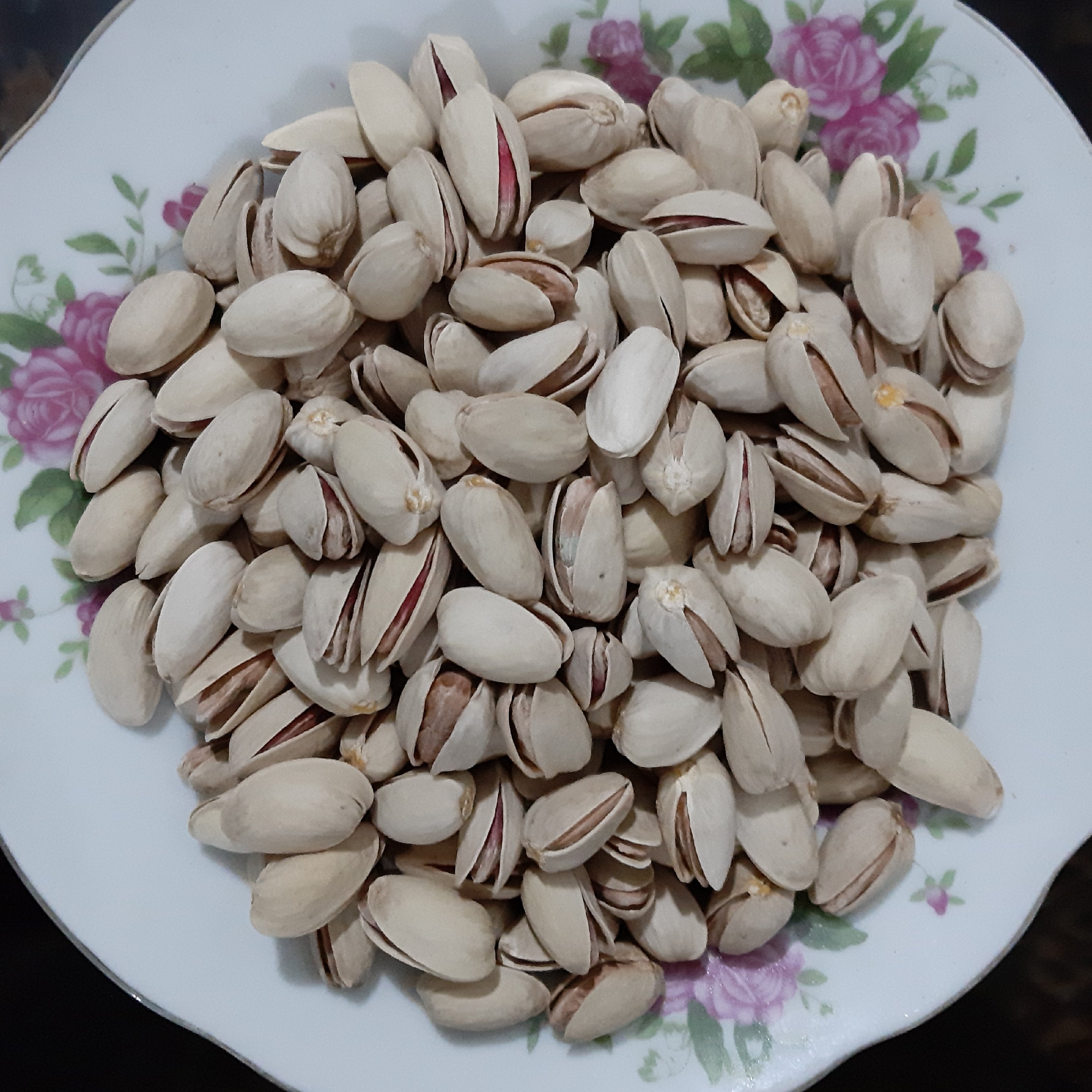 پسته اکبری دستچین خام کرمان 500 گرمی