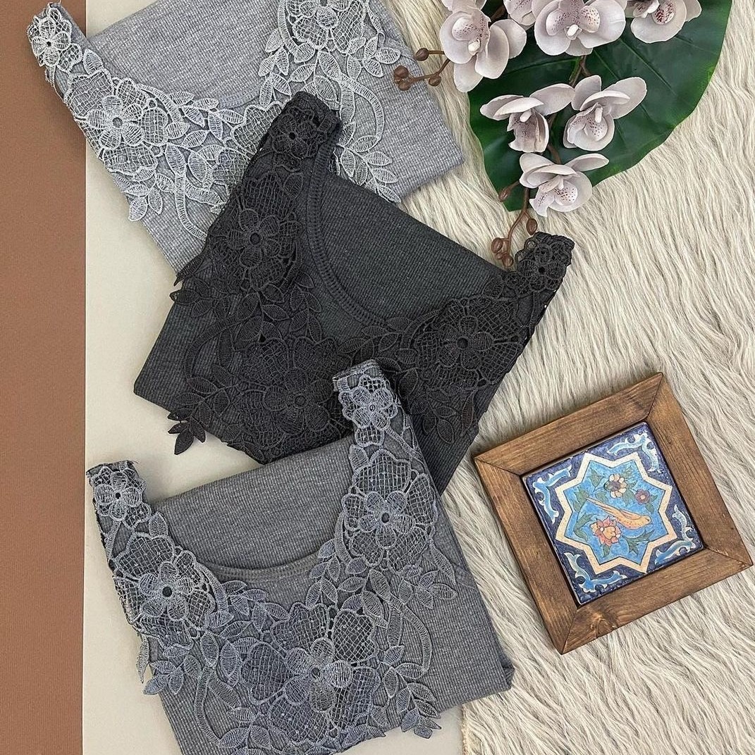 تاپ نخ کبریتی در دو رنگ جذاب جلو یقه گیپور کار شده