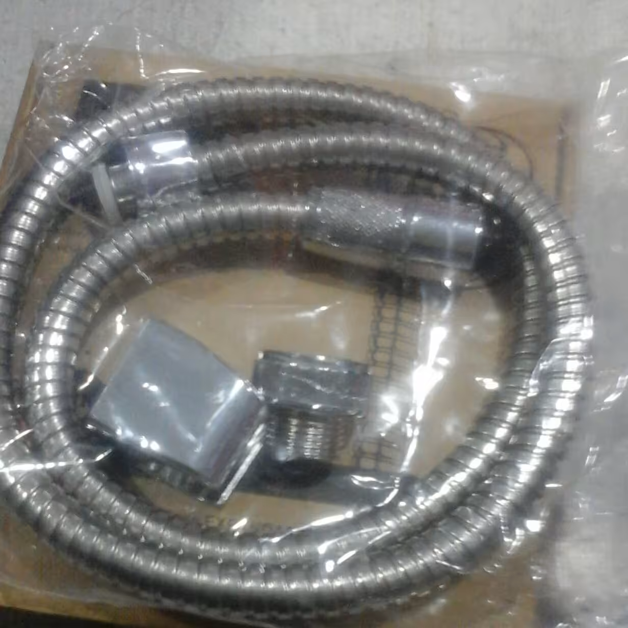 شیلنگ دستشویی