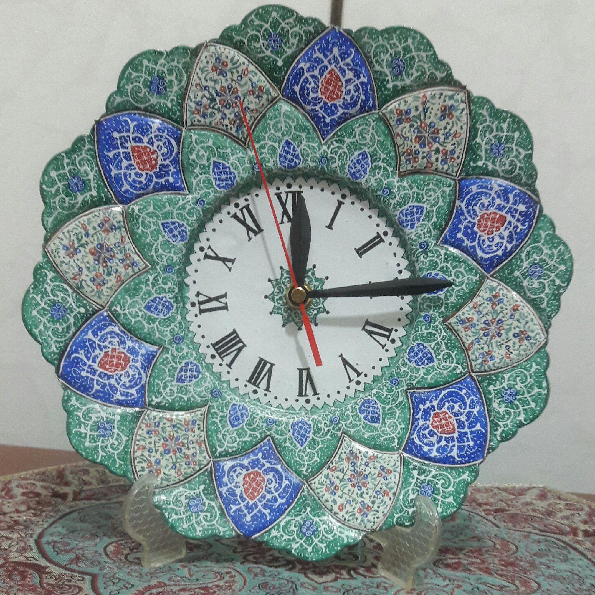ساعت رومیزی میناکاری