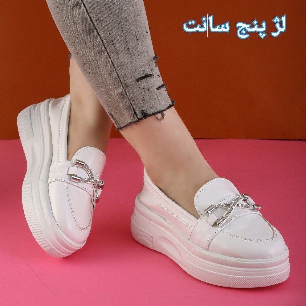 صندل نگینی