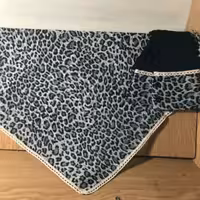 ست روسری و ساق طرح پلنگی سفید و مشکی