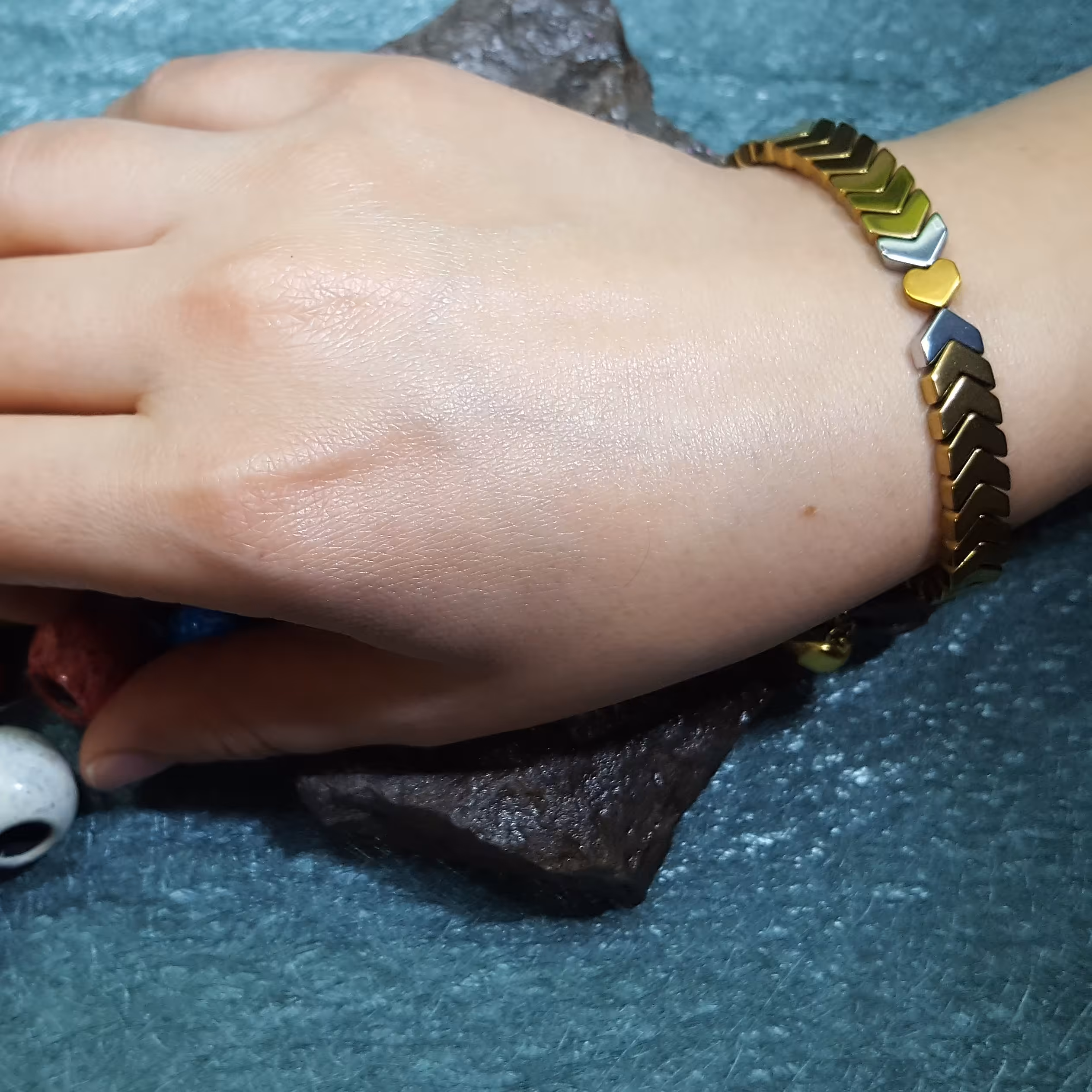 دستبند قلبی و فلش سنگ حدید رنگ ثابت کد(306)