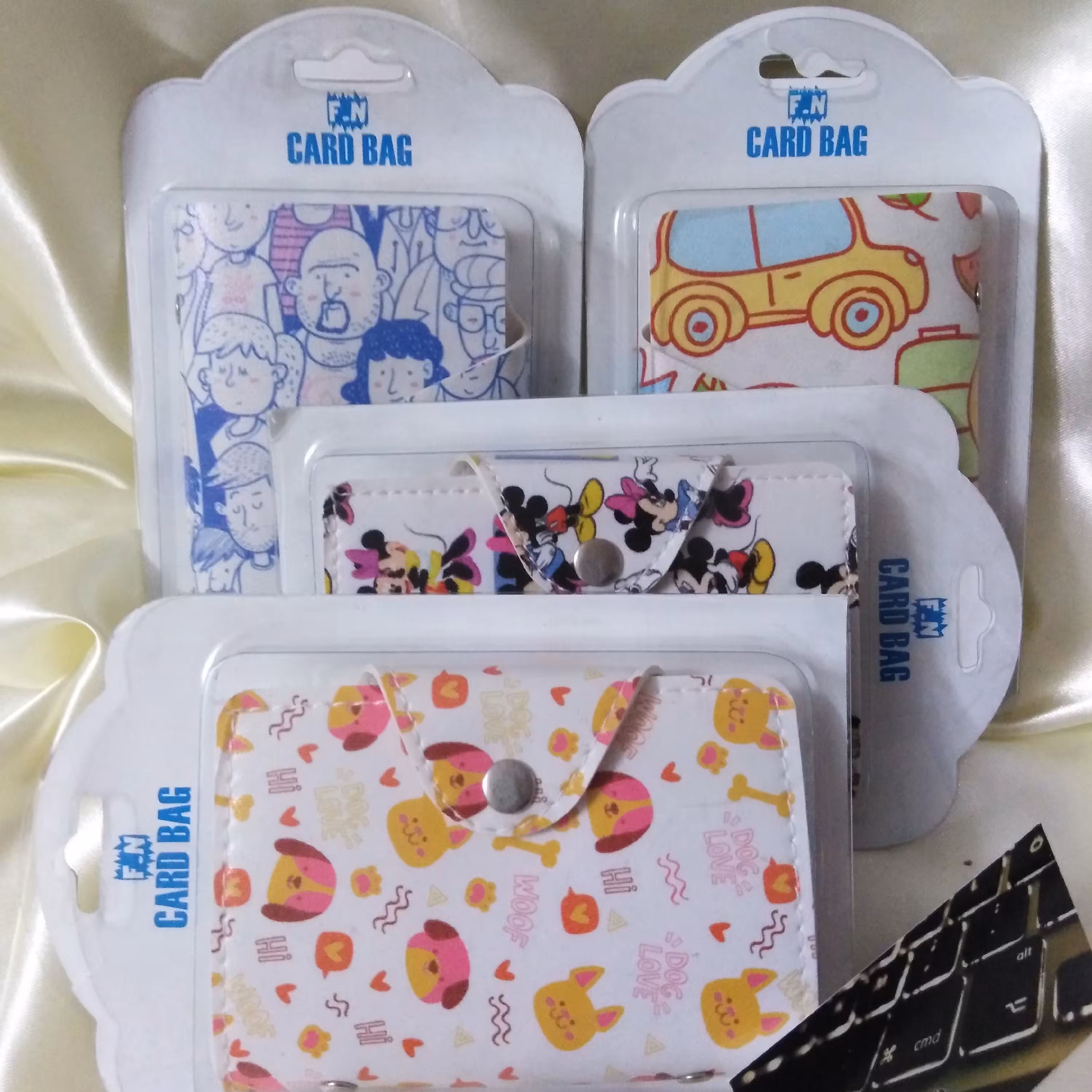 کیف کارت عابرطرح های فانتزی و زیبا دارای پک وکیوم برای خانم های با سلیقه