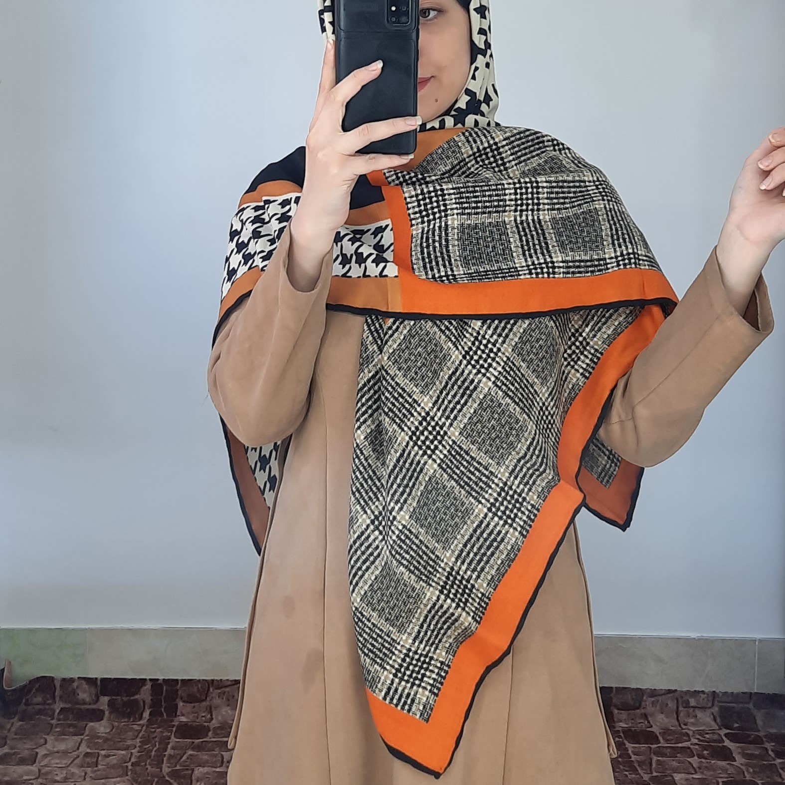 روسری نخی پاییزه قواره بزرگ  دور دست دوز