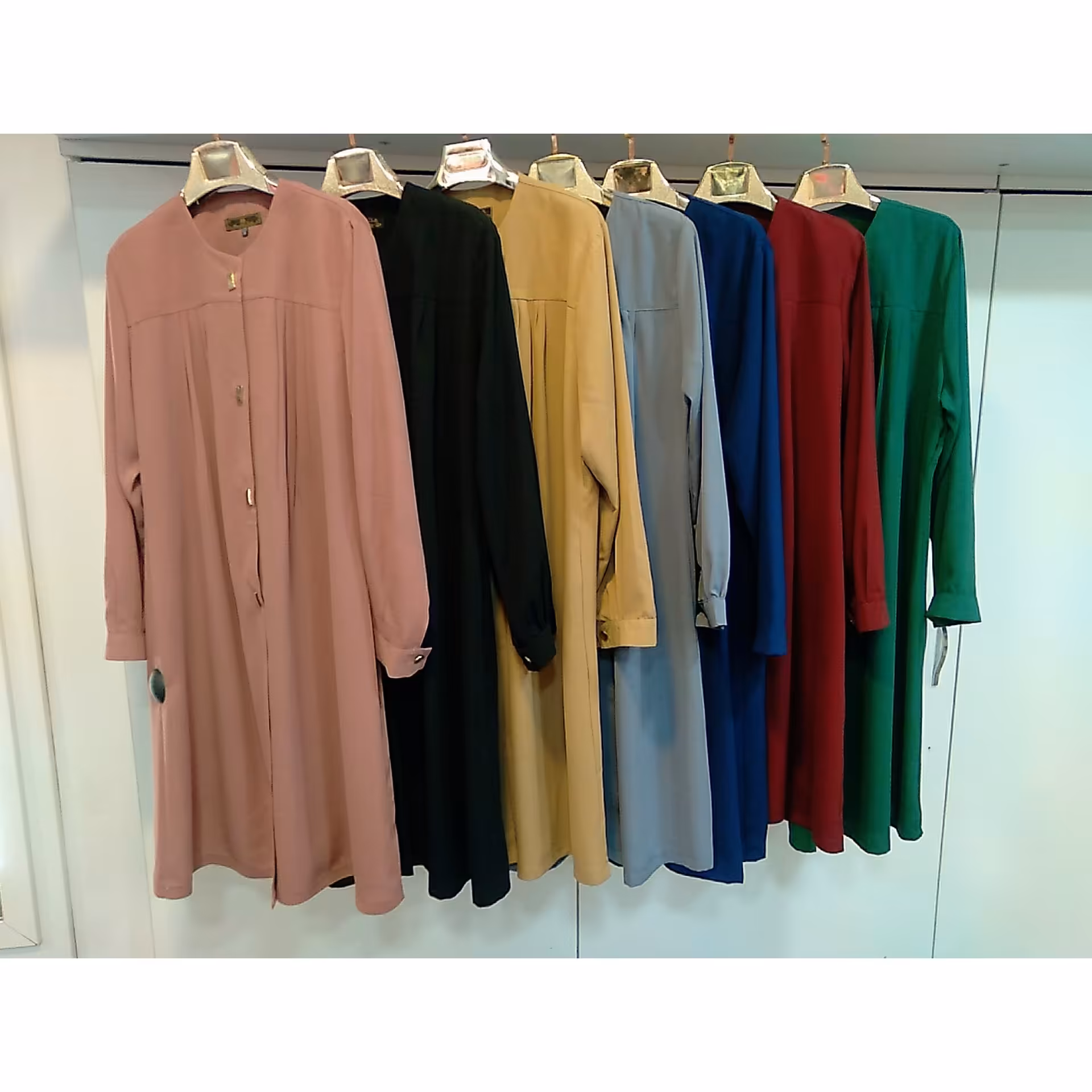 مانتو دکمه طلایی