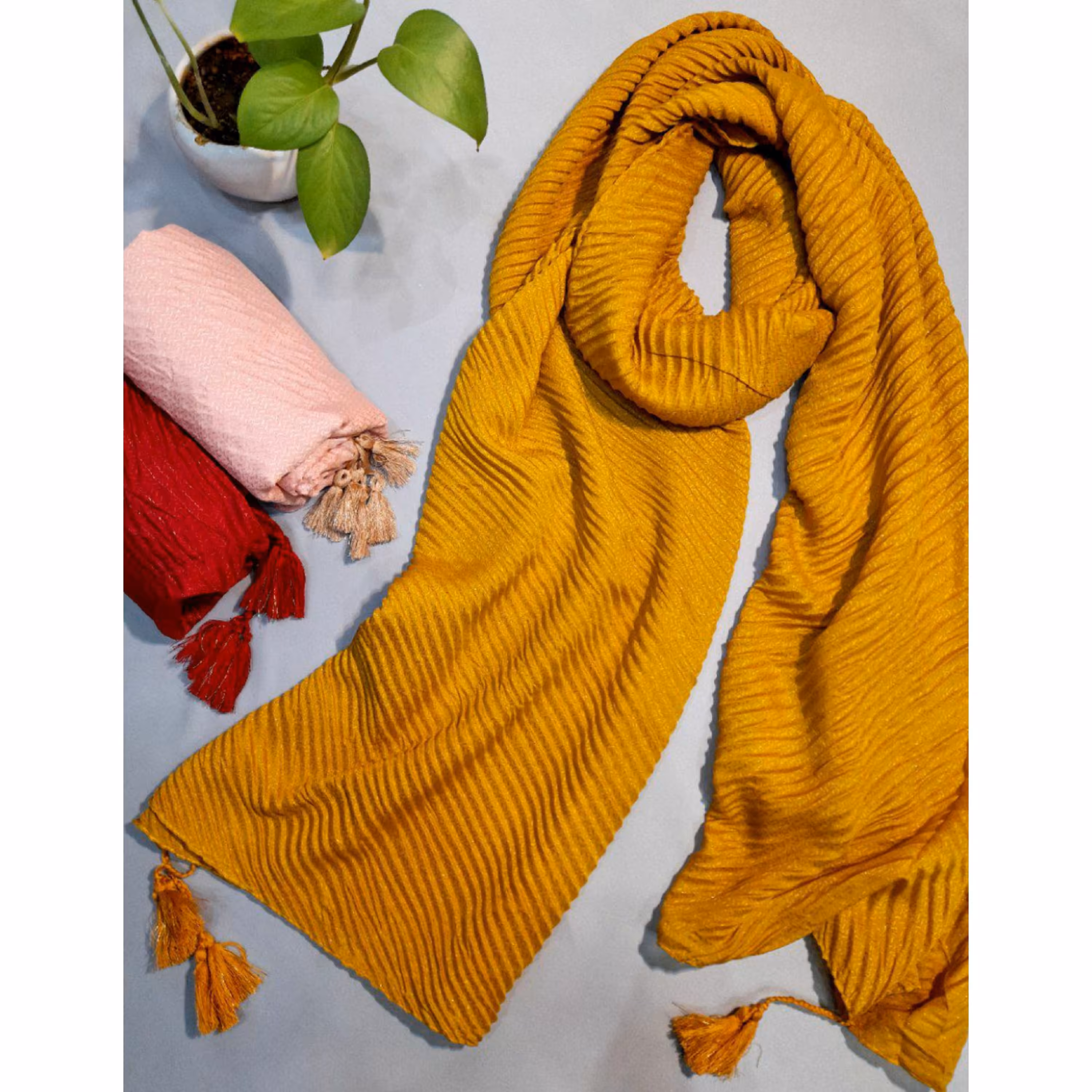 شال نخ پلیسه لمه دار وارداتی منگوله